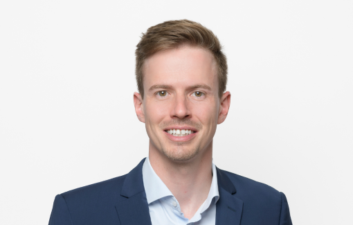 Fabian Kuhn, Directeur financier