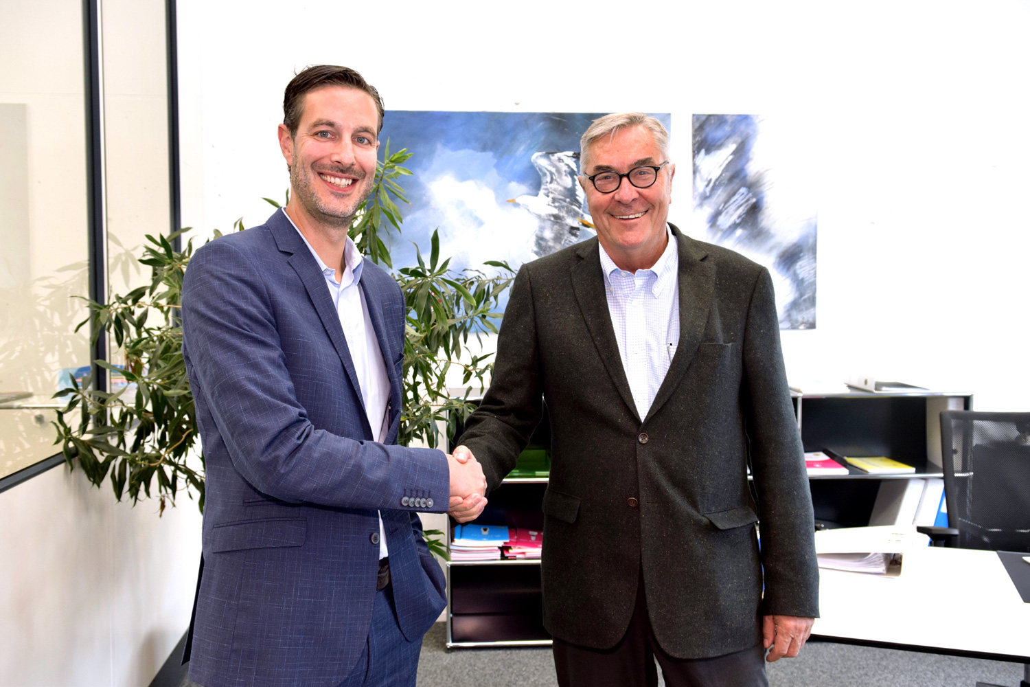 Übergabe CEO Jürg Bolleter an Adrian Hunn, Dentalpoint AG, Spreitenbach Schweiz 2020